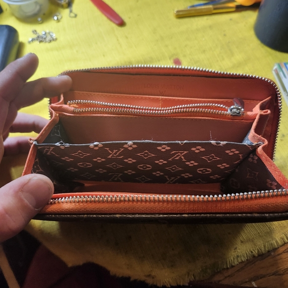 Vintage Mickey Mouse LV WALLET!!! - Picture 2 of 5